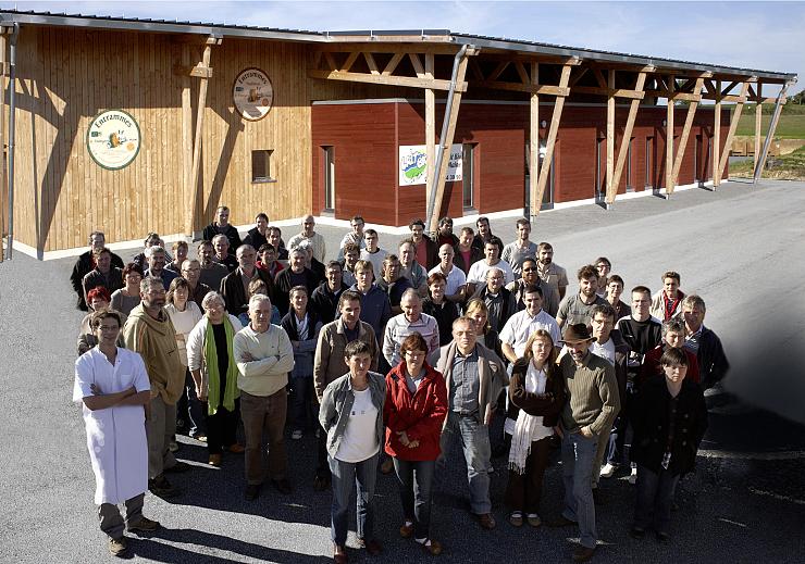 Basta Mag! Du 9 Juin « Comment Une Coopérative Laitière émancipe Les Agriculteurs… »